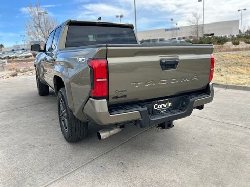 Used 2025 Toyota Tacoma TRD Sport AWD/4WD image 7