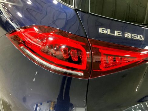 Used 2022 Mercedes-Benz GLE 350 4MATIC w/ Premium Package image 29