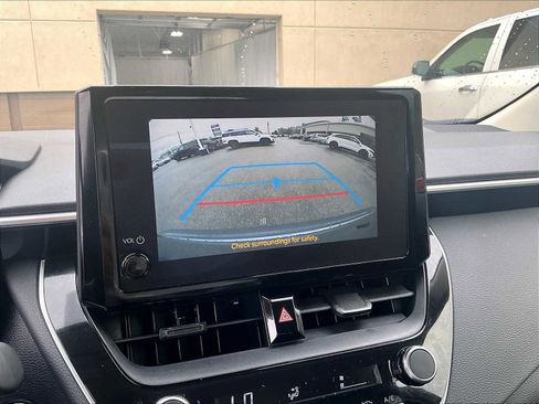Used 2023 Toyota Corolla LE image 19