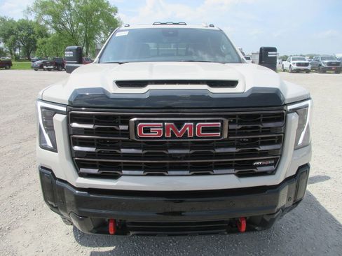 New 2026 GMC Sierra 2500 AT4X AWD/4WD image 12