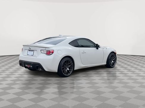 Used 2015 Scion FR-S RWD image 8