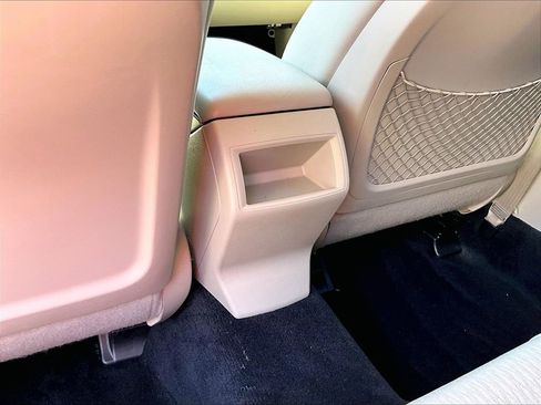 Used 2010 Subaru Outback 2.5i Premium AWD/4WD image 26