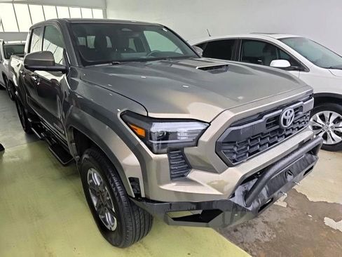 Used 2024 Toyota Tacoma TRD Sport w/ TRD Sport Premium Package AWD/4WD image 1