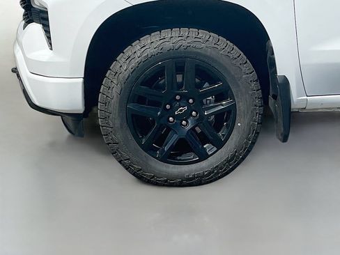 Used 2023 Chevrolet Silverado 1500 RST w/ Convenience Package II AWD/4WD image 10