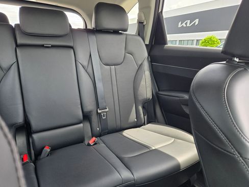 Used 2025 Kia Sorento S w/ Panoramic Sunroof Package FWD image 14