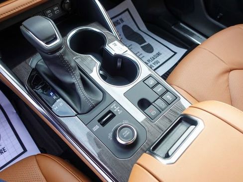 New 2026 Toyota Highlander Platinum image 25