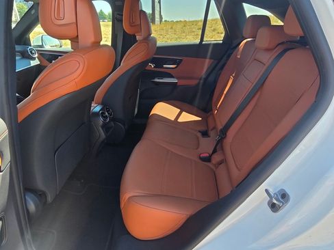 Used 2024 Mercedes-Benz GLC 300 4MATIC image 14