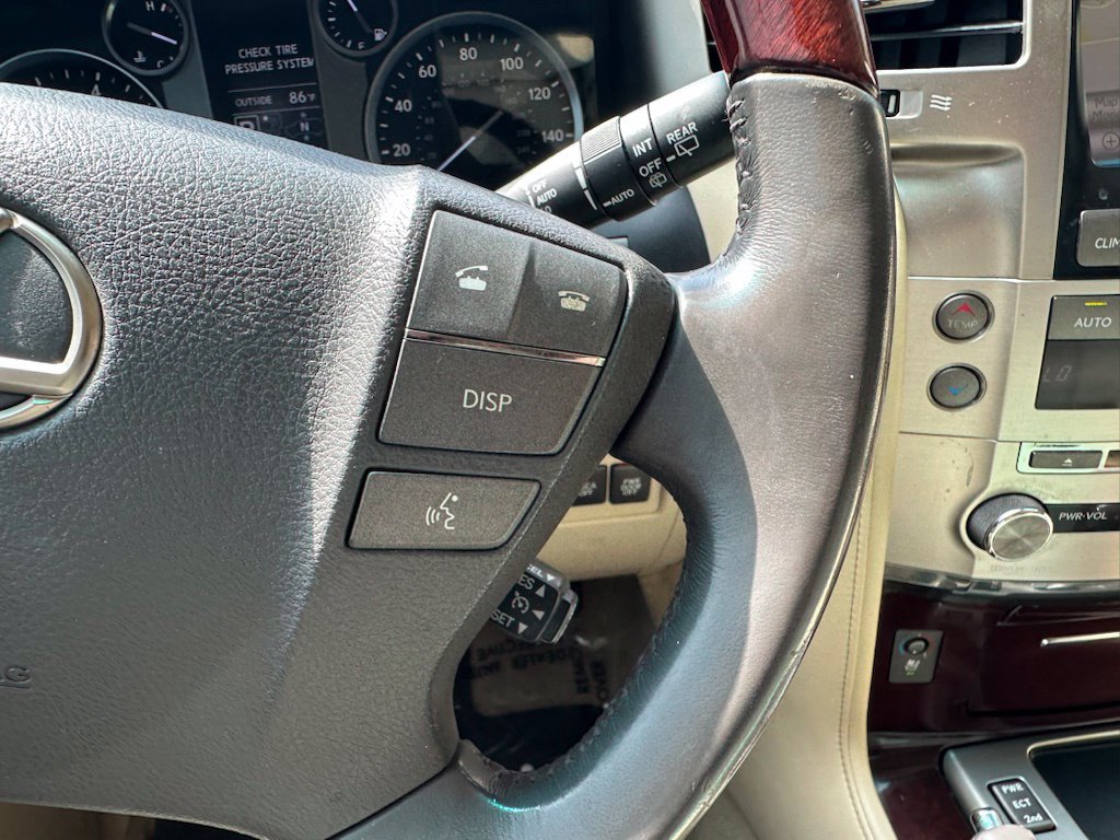 Used 2013 Lexus LX 570 4WD image 31