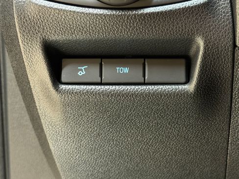 Used 2018 Ford Explorer Limited w/ Equipment Group 301A FWD image 18