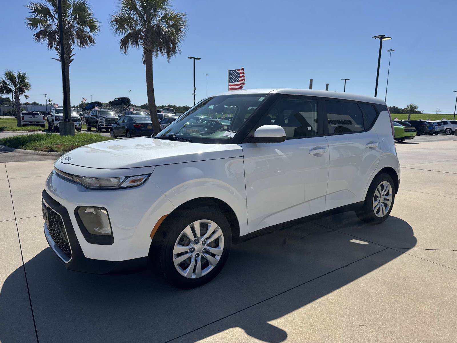 Used 2022 Kia Soul LX FWD image 3