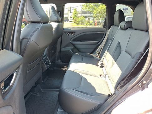 Used 2025 Subaru Forester Touring AWD/4WD image 11