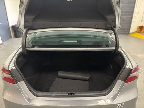 Used 2022 Toyota Camry LE image 11