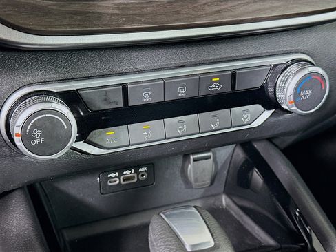 Used 2024 Nissan Altima 2.5 SV image 23