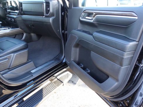 Used 2024 Chevrolet Silverado 1500 RST image 32