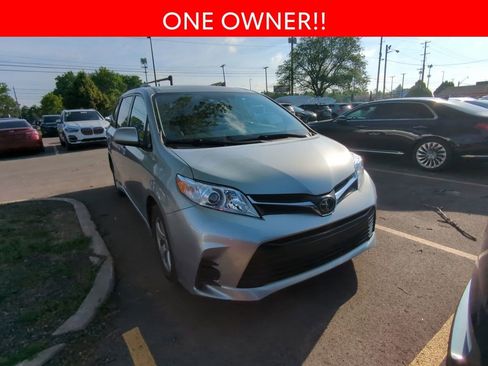 Used 2020 Toyota Sienna LE FWD image 3