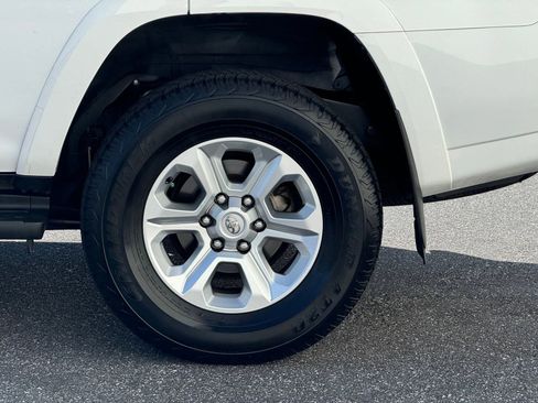 Used 2024 Toyota 4Runner SR5 image 3