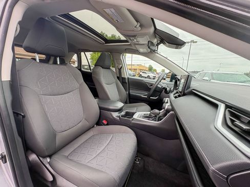 Used 2022 Toyota RAV4 XLE w/ Convenience Package AWD/4WD image 27