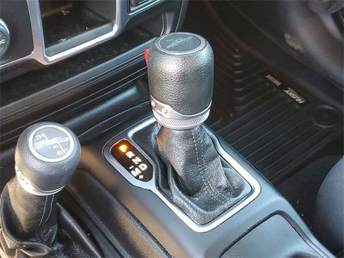 Used 2021 Jeep Gladiator Sport image 20