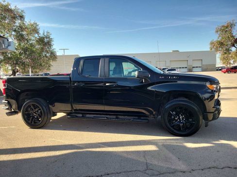 Used 2025 Chevrolet Silverado 1500 Custom w/ LPO, Dark Essentials Package RWD image 9