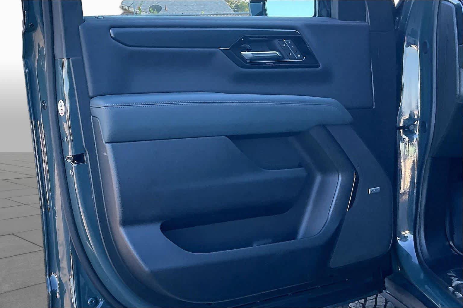 Used 2026 GMC Yukon XL AT4 w/ AT4 Premium Package AWD/4WD image 21