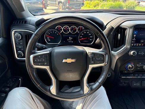 Used 2021 Chevrolet Silverado 1500 LT w/ Convenience Package II AWD/4WD image 14