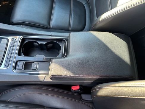 Used 2018 Jaguar F-PACE Prestige image 29