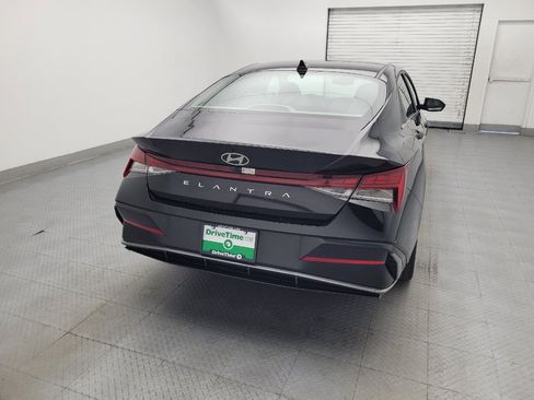 Used 2025 Hyundai Elantra SEL FWD image 7