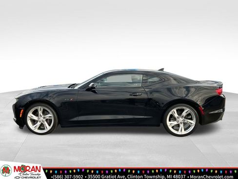 Certified 2022 Chevrolet Camaro LT w/ Technology Package image 3