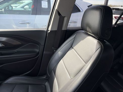 Used 2024 GMC Terrain SLT AWD/4WD image 22