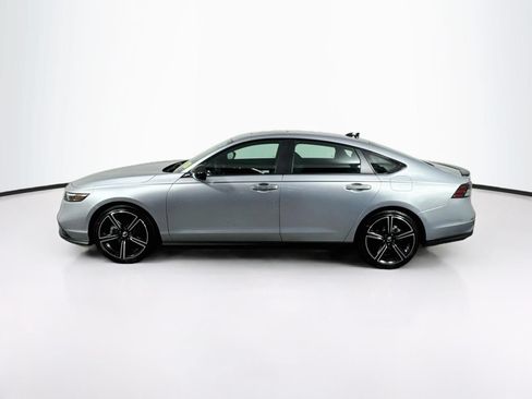 Used 2025 Honda Accord Sport image 4