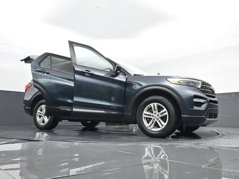 Used 2024 Ford Explorer XLT w/ Equipment Group 202A AWD/4WD image 33