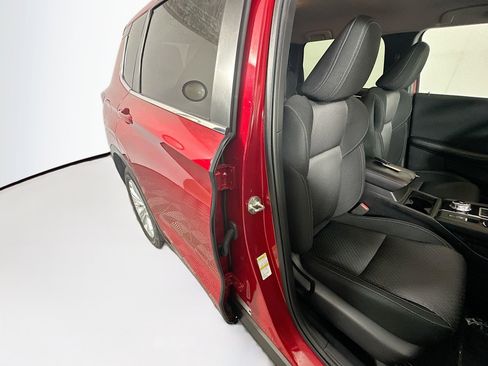 Used 2024 Mitsubishi Outlander ES FWD image 28
