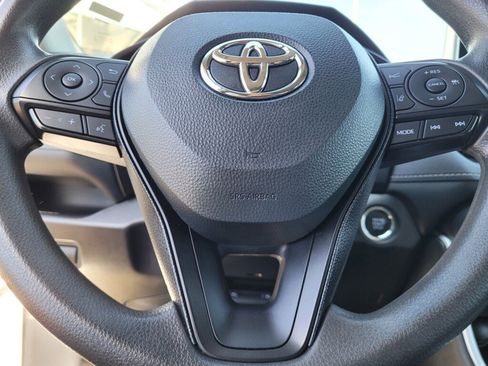 Used 2025 Toyota RAV4 XLE image 12