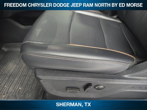 Used 2025 Ford F350 Lariat w/ Chrome Package image 18