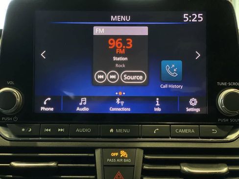 Used 2022 Nissan Altima 2.5 SV w/ SV Premium Package AWD/4WD image 19