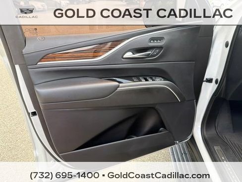 Used 2021 Cadillac Escalade ESV Premium Luxury w/ Driver Assist Tech Package AWD/4WD image 22
