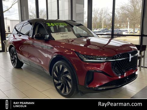 Used 2026 Lincoln Nautilus Reserve image 1