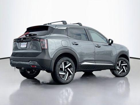 New 2026 Nissan Kicks SV image 2