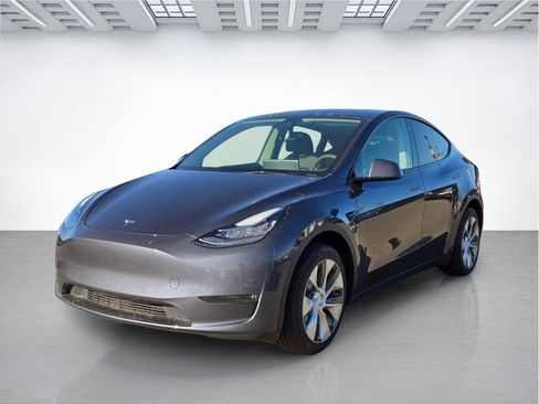 Used 2023 Tesla Model Y Long Range AWD/4WD image 8