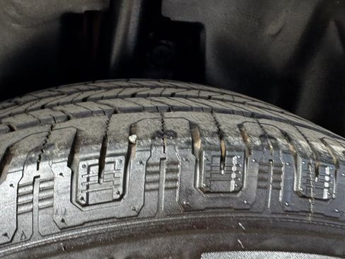 Used 2016 Jeep Cherokee Latitude w/ Comfort & Convenience Group image 11