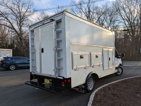 Used 2023 Ford Transit 350 Low Roof DRW image 4