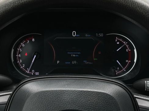 Used 2024 Toyota RAV4 XLE FWD image 16