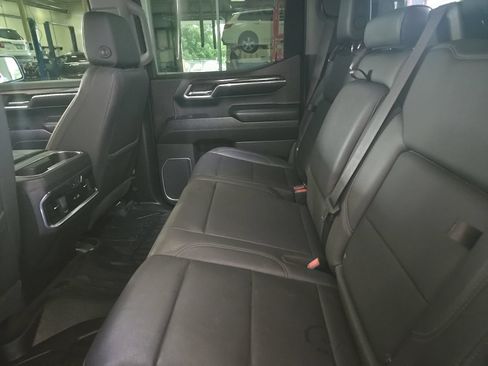 Used 2023 GMC Sierra 1500 SLT w/ SLT Premium Plus Package AWD/4WD image 8