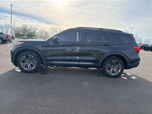 Used 2022 Ford Explorer XLT w/ Equipment Group 202A image 17