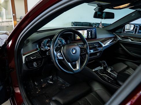 Used 2023 BMW 530e xDrive image 38