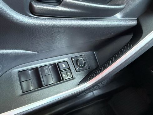 Used 2021 Toyota RAV4 LE FWD image 29