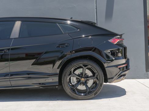 Used 2026 Lamborghini Urus SE AWD/4WD image 21