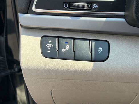Used 2018 Hyundai Elantra SEL FWD image 30