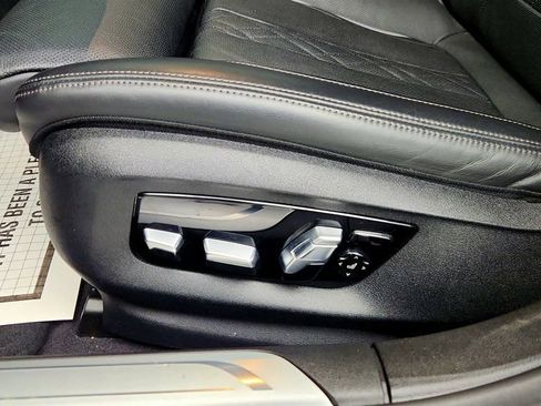 Used 2022 BMW 750i xDrive w/ Executive Package AWD/4WD image 12