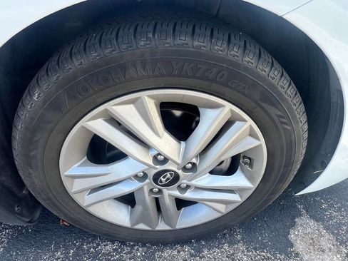 Used 2020 Hyundai Elantra Value Edition w/ Cargo Package (C1) FWD image 4